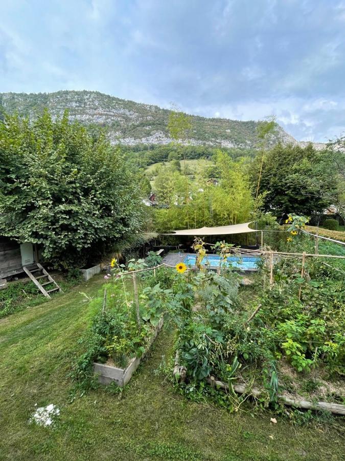 Le Refuge De Chaparon Apartment Lathuile Exterior photo